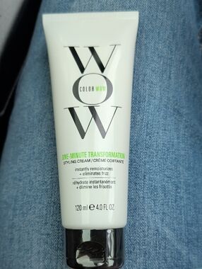Color Wow One-Minute Transformation Styling Cream - Light Mint Tube